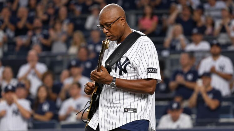 Yankees icon Bernie Williams performs the national anthem at Yankee Stadium, September 26, 2025.
