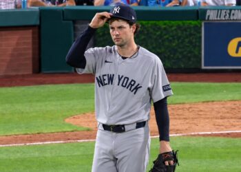 Cam Schlittler ended his on-road season with 1.16 ERA with in 6IP, 6K and 1ER in the Yankees' 5-3 loss to the Diamondbacks in Phoenix, Arizona, September 19, 2026.