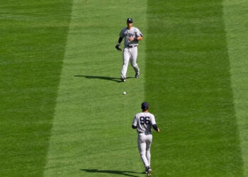 George Lombard Jr's error allowed the Twins' walk off 5-4 win over the Yankees in 13th inning, Minnesota, September 16, 2026.