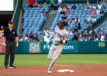 Jazz Chisholm Jr. rounds bases after his 3-run homer in the Yankees' 7-3 win over the Angels, Anaheim, September 1, 2026.