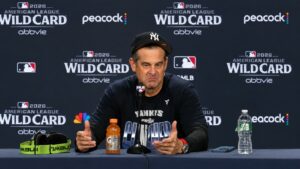 Top Yankees executive sends strong Aaron Boone message after stunning Red Sox demolition