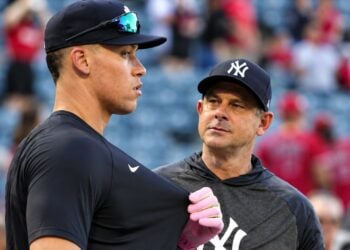 Yankees' manager Aaron Boone and aaron judge. Aug. 2025.