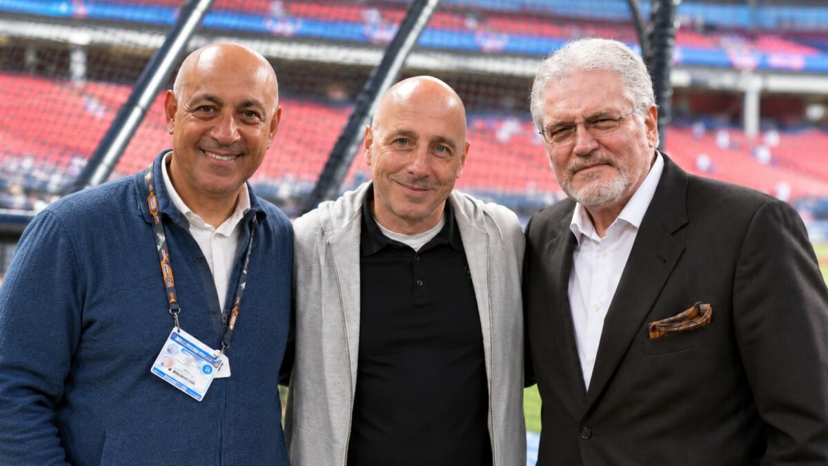 The Yankees plan to move on from Omar Minaya and Brian Sabean, two key Cashman aids, as they prepare for 2027.