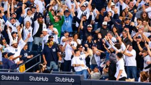 La demanda por robo de entradas de la MLB sale adelante tras un fallo clave, mientras los aficionados de los Yankees confían en la app Ballpark