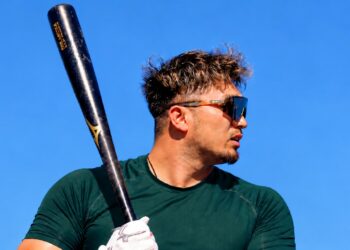 Free agent Seiya Suzuki gibves the Yankees a suitable option to fill the need for a right-handed slugger in 2027 offseason.